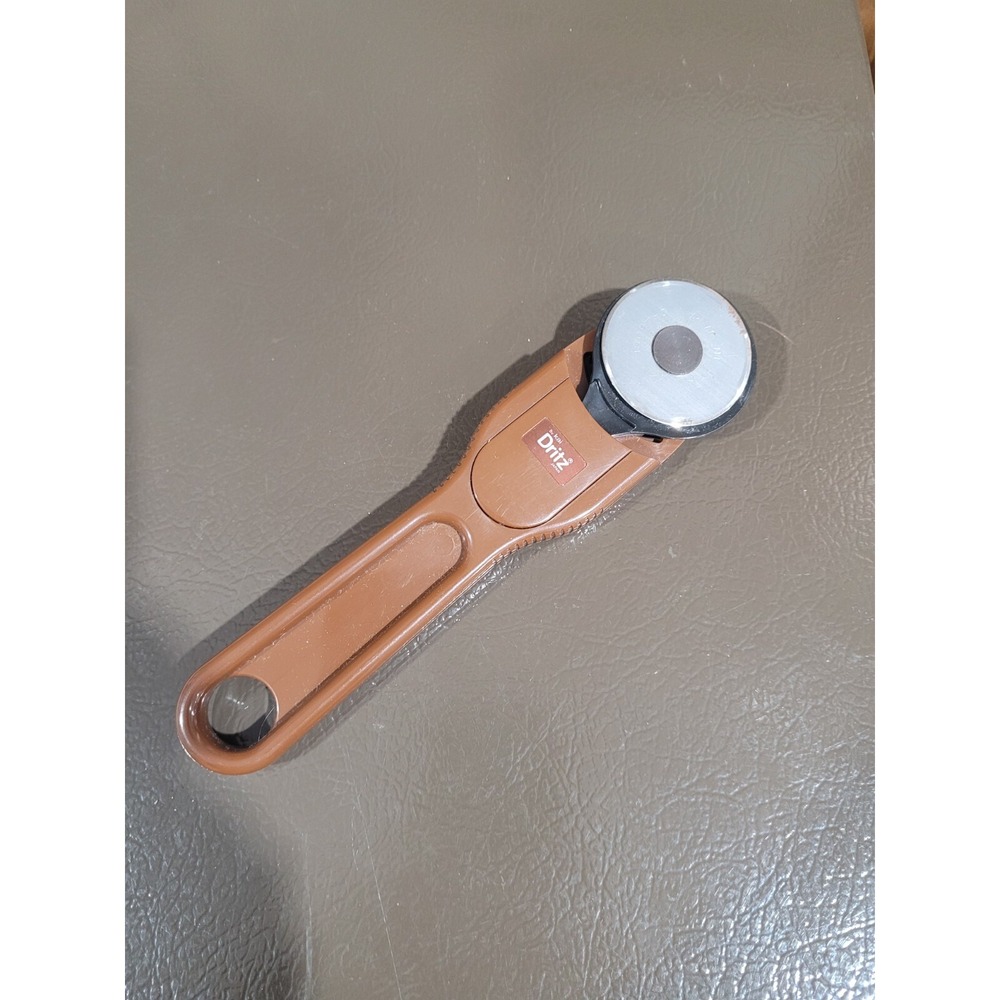 Vintage 1985 Dritz Wheel Cutter Crafts Cuts Leather Fabric Vinyl Film Paper